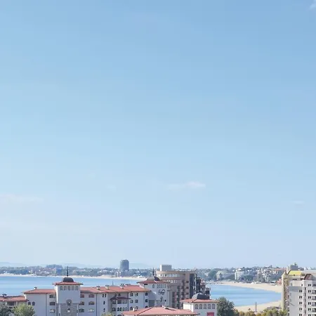 Six-bedroom Holiday In * סאני ביץ'