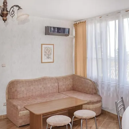 Six-bedroom Holiday In Holiday home *
